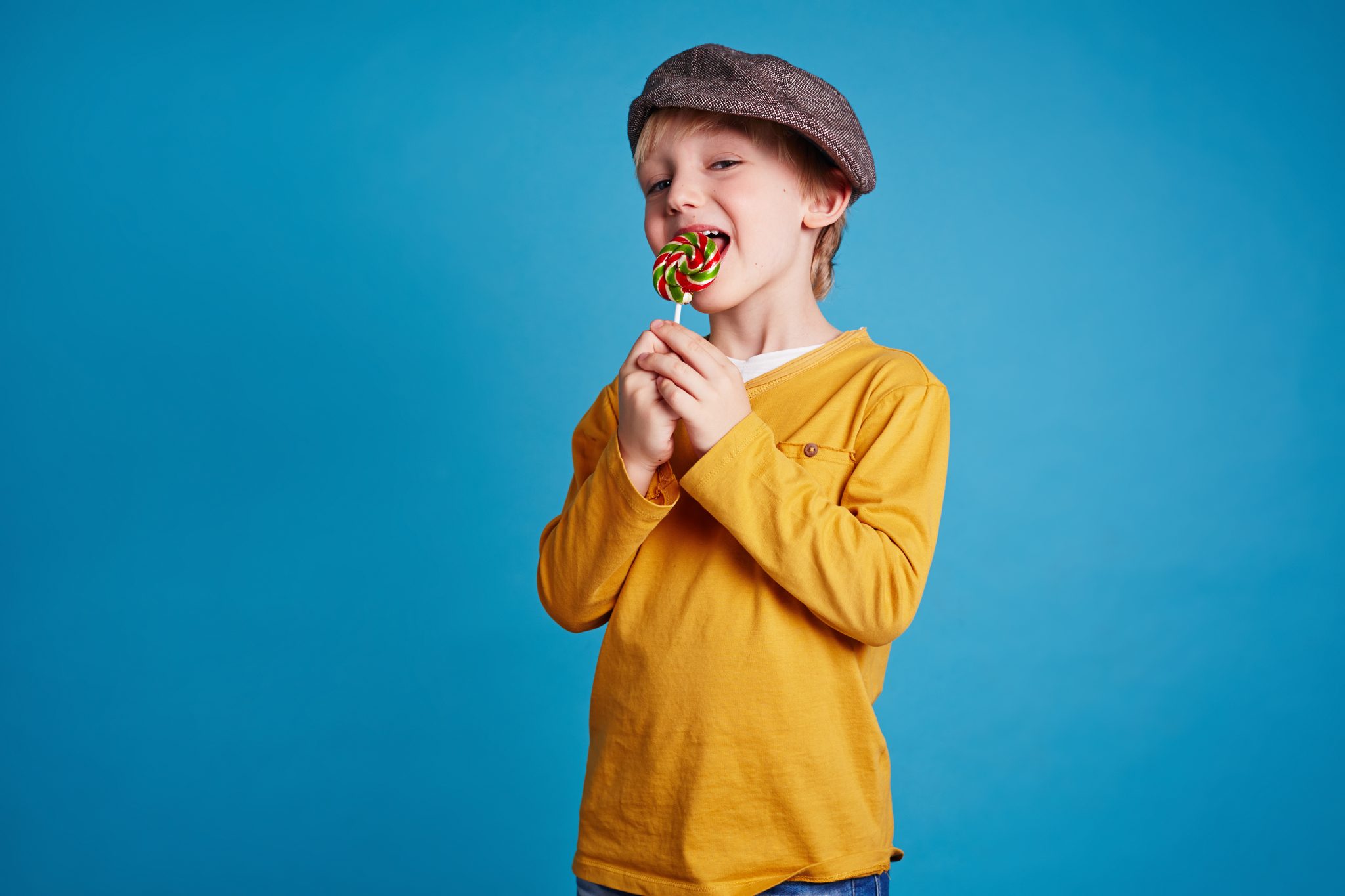 Here’s Exactly What Happens When Sugar Sits on Your Teeth